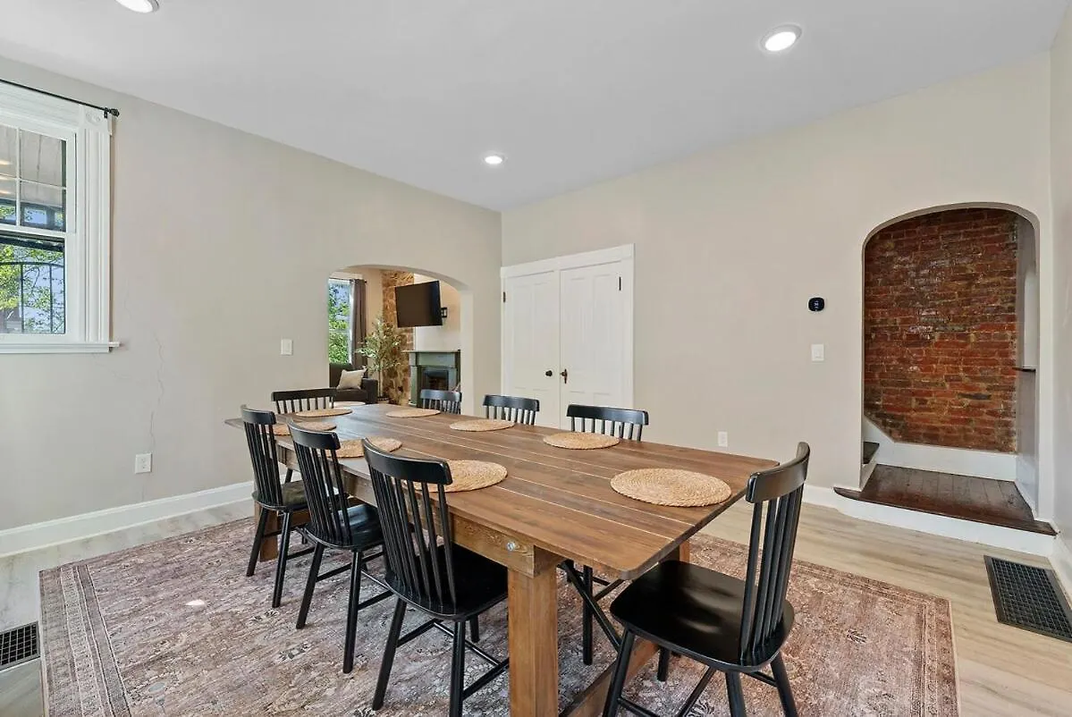 Holiday home Perfect Location-Short North Home Huge4-Car Garage Columbus