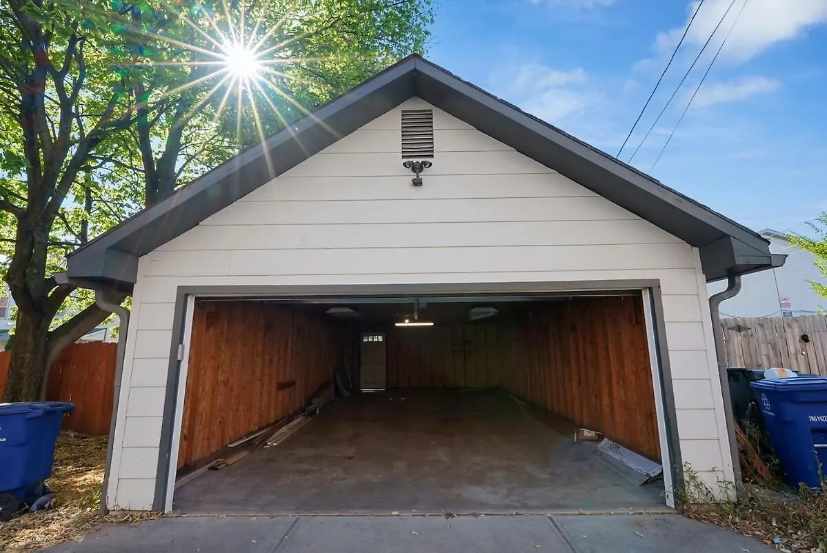 Perfect Location-Short North Home Huge4-Car Garage Columbus