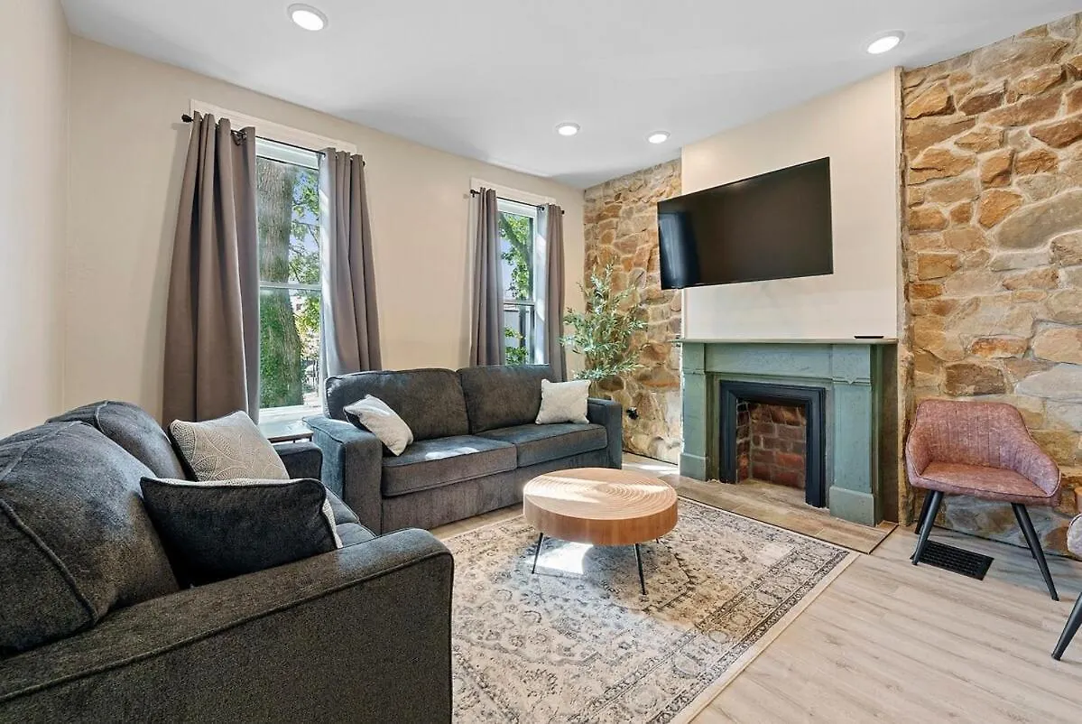 Perfect Location-Short North Home Huge4-Car Garage Columbus 0*,